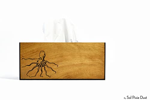 Poklopac kutije za tkivo - pravokutni držač - drvena ugravirana kutija - Personalizirani poklon - urezni deck dekor - poklon za njega - kućni dekor - hobotnica
